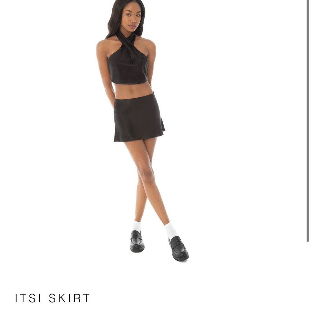 AYAI Itsi skirt xs looking to trade for a small